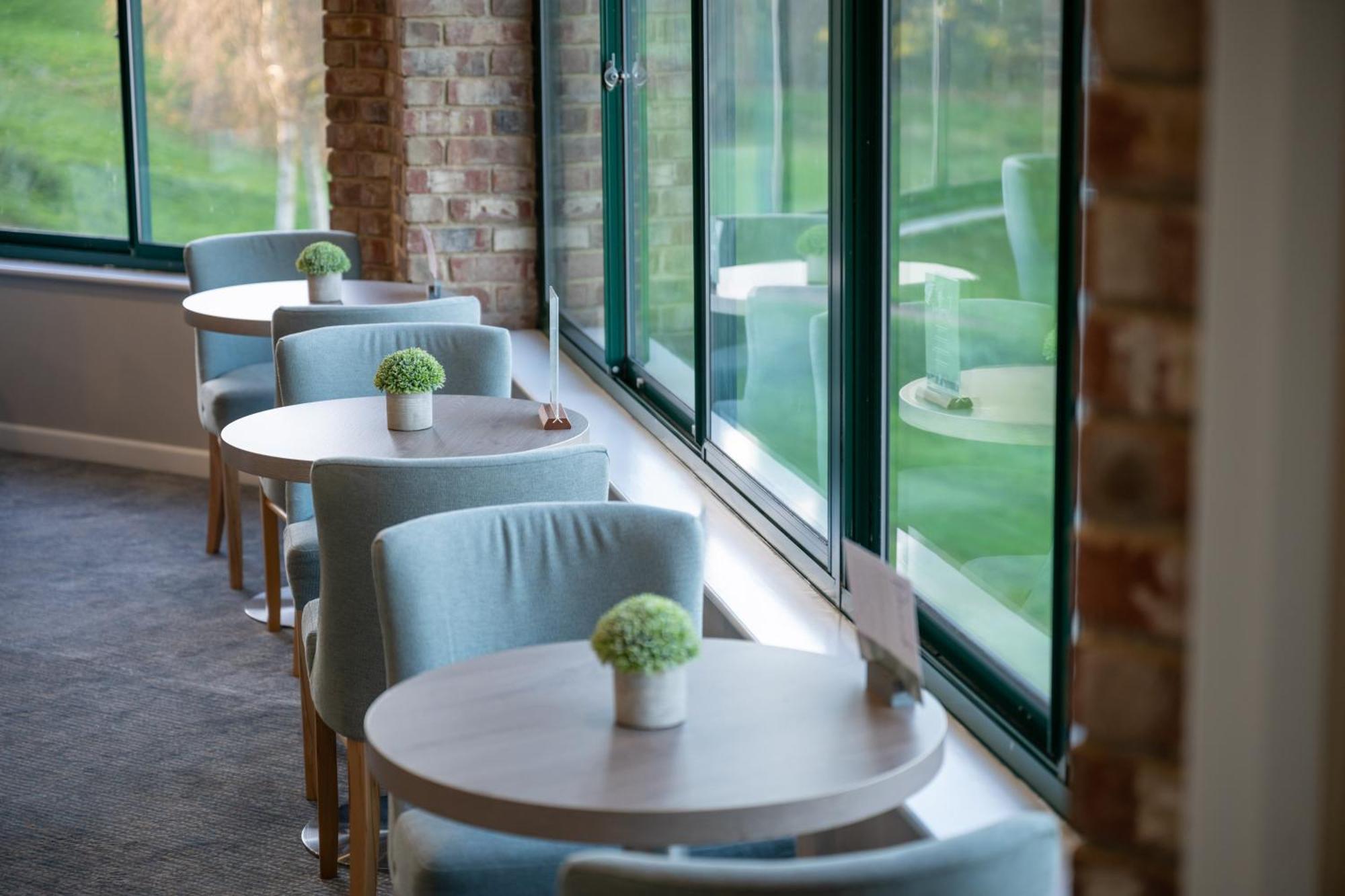 Hellidon Lakes Hotel Daventry Bagian luar foto
